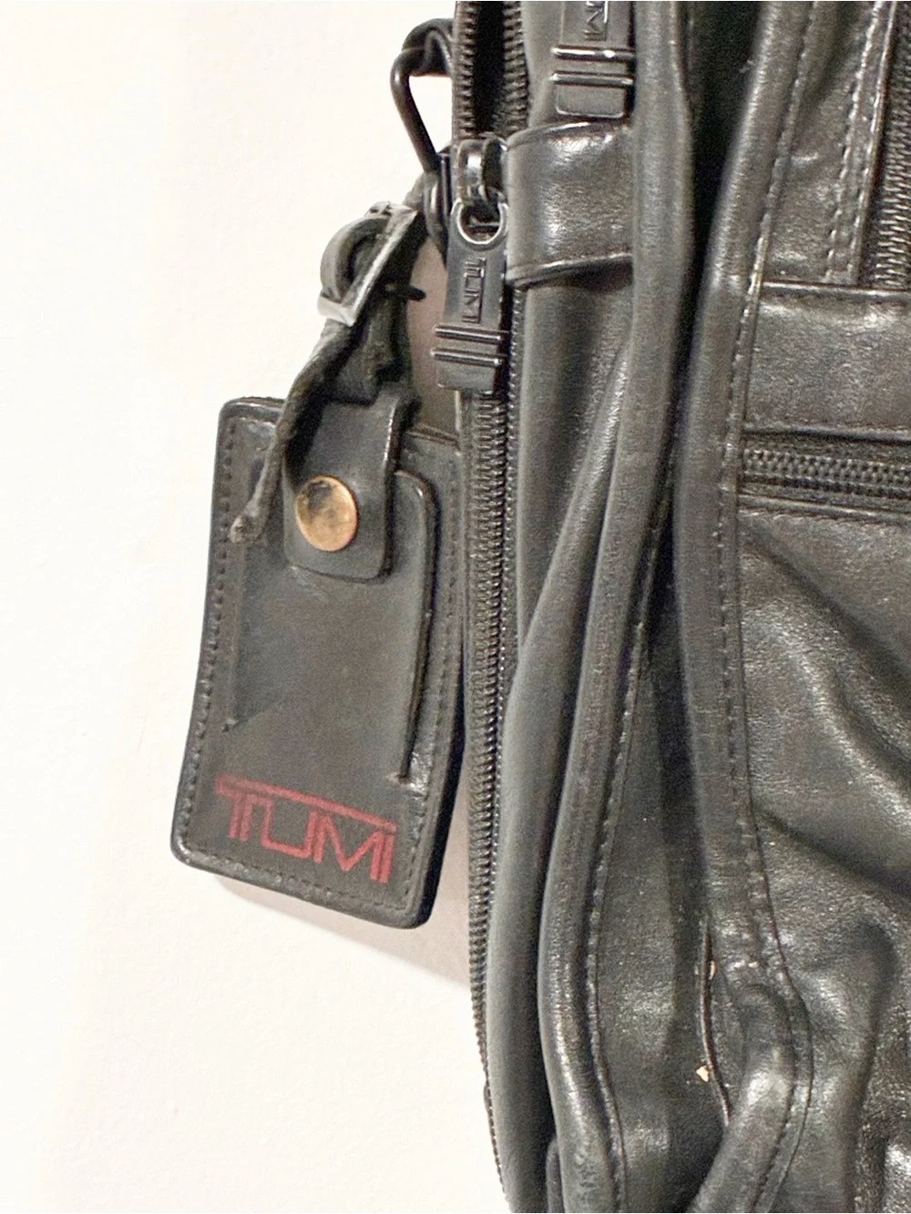 Tumi Alpha Collection T-pass Expandable Black Leather Laptop Briefcase Work